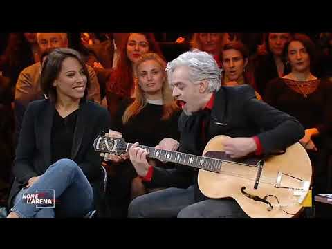 Morgan canta 'Altrove' a Non è l'Arena