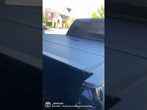 Tonneau Cover Installed Bakflip mx4 on Tundra