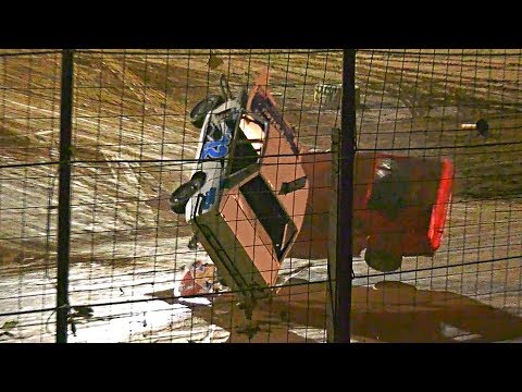 Junior Sedans Crash Tanner Barclay  Redline Raceway 19-5-2018