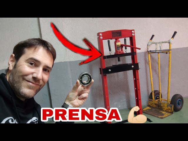 Vídeo relacionado con Wiltec 20T Prensa hidráulica de taller prensa de bastidor 680 x 600 x 1500 mm de acero con manómetro, cilindro de pistón prensa de cojinetes para reparar, alinear, prensar, estampar, moldear