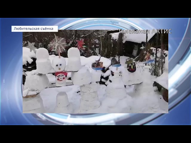 90-летняя бабушка строит снежный городок