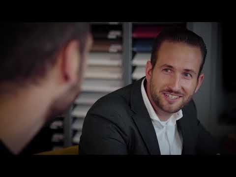 Video afspelen. De video opent in een sub-venster en begint meteen met spelen indien toegestaan.