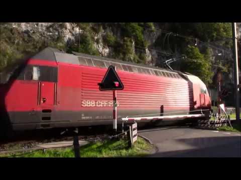 Spoorwegovergang / Bahnübergang Interlaken West