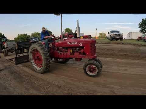 Farmall Super H pulling at the Western Missouri Antique Tractor & Machinery Association's 45th Show