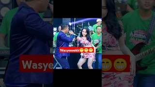 Download lagu Lala Widy & Arlida Putri Ft Brodin Ageng Music - Bojo Loro ( Live Music) mp3
