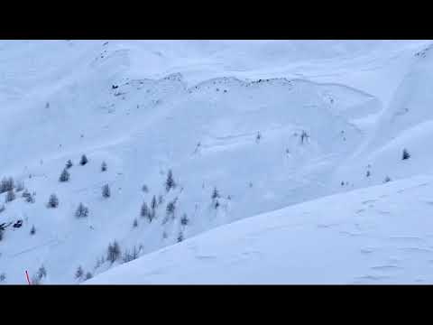 Avalanche release - artificial triggering by explosive