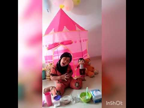 Iffah membuat es krim