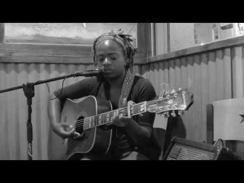 Sunny War - Worthless