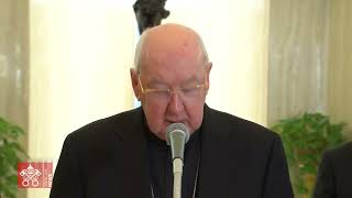 Kard. Kevin Farrell podaje informację o śmierci Papieża Franciszka