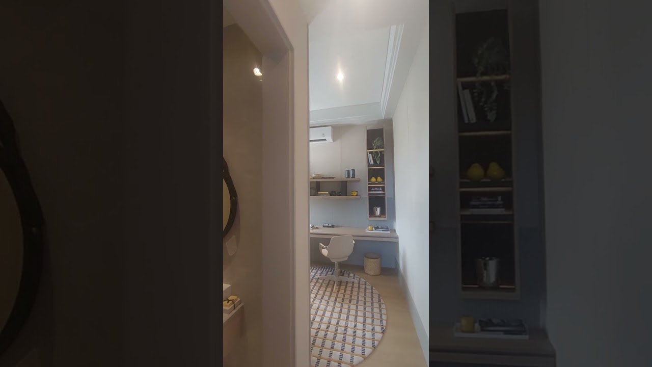 Rumah melrose grand duta garden di Jalan husein sastranegara 3 Lantai SHM Baru Timur jalan 2 mobil