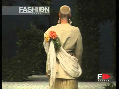 "Moschino" Spring Summer 1997 Milan 1 of 6 pret a porter woman by FashionChannel
