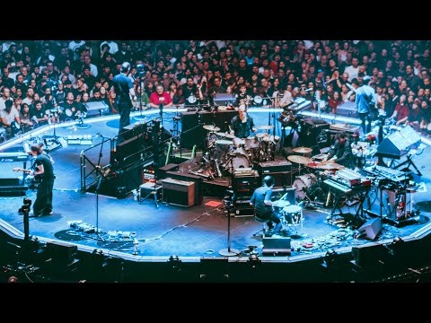 Radiohead - Day 3 live at Uber Arena, Berlin, 11/12/2025 (stage overview)