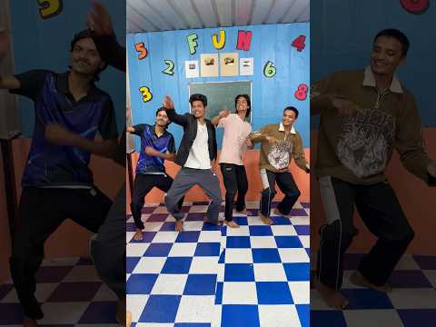 El profesor descubre al alumno bailando y se une a la fiesta