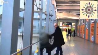 Herbert Grönemeyer attacks two reporter at CGN