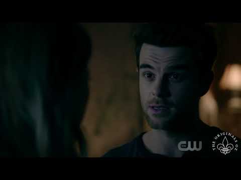 The Originals 5x08 Freya is behind helping Hope putting Mikaelsons in the Chambre De Chasse