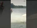 Wat een legend! Hij is 79 en gaat nog iedere dag waterskiën ?