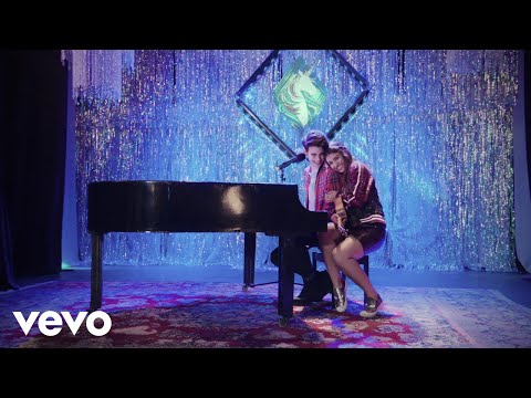 Isabela Souza, Julio Peña - Primer amor (From "BIA")