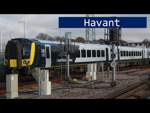 Trains at Havant - PDL - 12/11/22