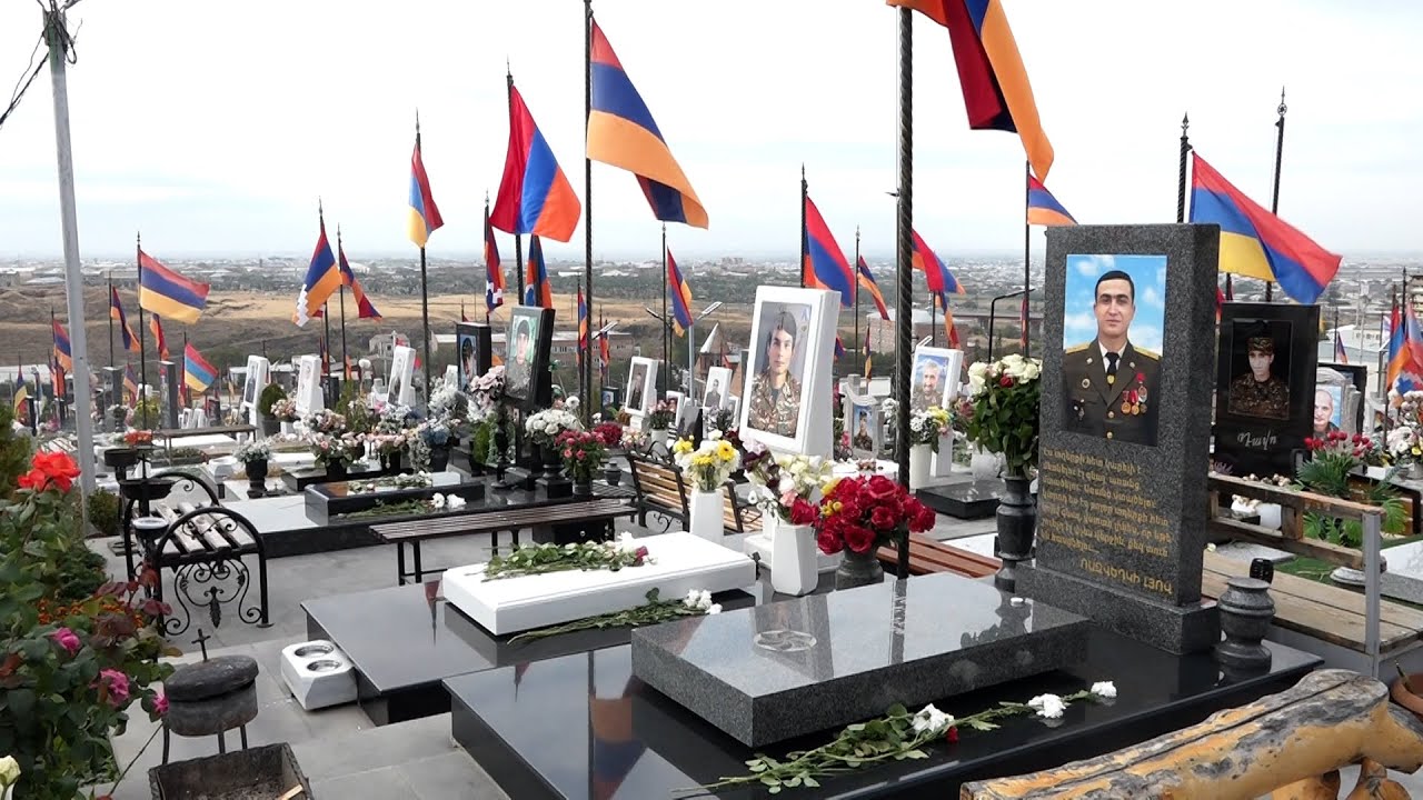 #Ուղիղ․ Շուշիի ազատագրման օրն է. քաղաքացիներն այցելում են Եռաբլուր