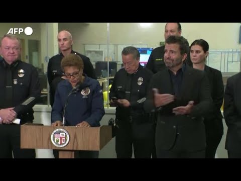 La sindaca di Los Angeles impone il coprifuoco