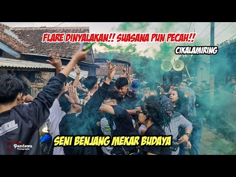 Flare dinyalakan Suasana pun Pecah!!! Benjang Mekar Budaya