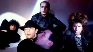 Minimal Compact - this world