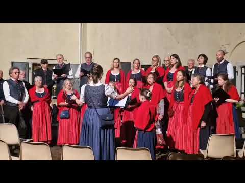 Weit weit weg - Hubert von Goisern, Satz: Lorenz Maierhofer