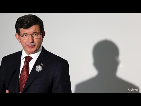 Turkey PM Davutoglu abandons coalition talks