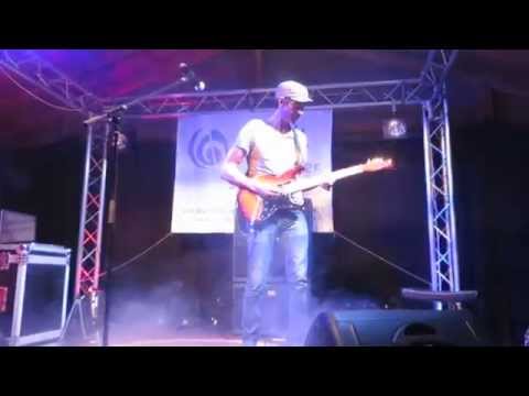 Greg Howe Beat It Live (He played with Michael J.)