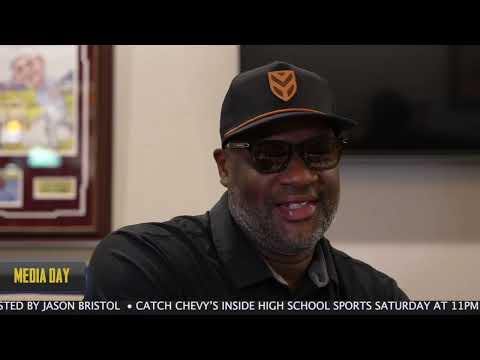 Previewing Huge Playoff Baseball and Softball Matchups + Interview with QB Vince Young