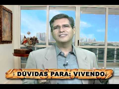 NA HORA DA ORAÇÃO DO PAI NOSSO O CERTO É LEVANTAR OS BRAÇOS OU DAR AS MÃOS?