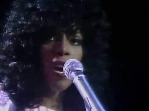 Donna Summer - A Hot Summer Night with Donna (1983)
