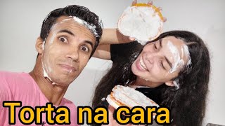 PERGUNTAS E RESPOSTAS COM TORTA NA CARA-O MELHOR VIDEO (Vlog Stela & Silas)