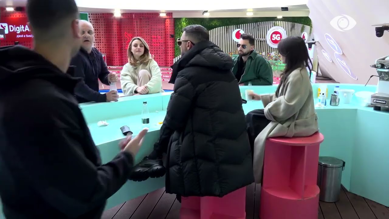 S'ke këllqe/ Artani debaton me Mirin, ndërhyn Mateo: Burra nga 50 vjeç dhe merren me…