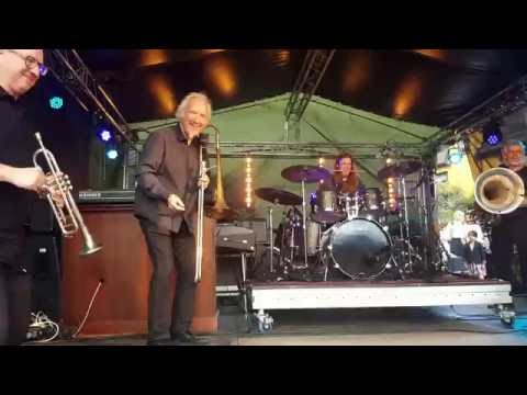 The Brazz Brothers inntar lilleaker