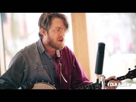 Folk Alley Sessions: Taylor Ashton - "Anyway"