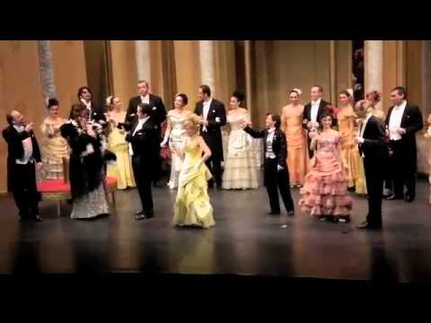 Operettenbühne Wien - DIE FLEDERMAUS - Bericht von MODEON