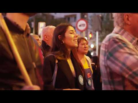 'Txoria txori' kantatu dute milaka lagunek Bilbon euskal nazioa aldarrikatzeko