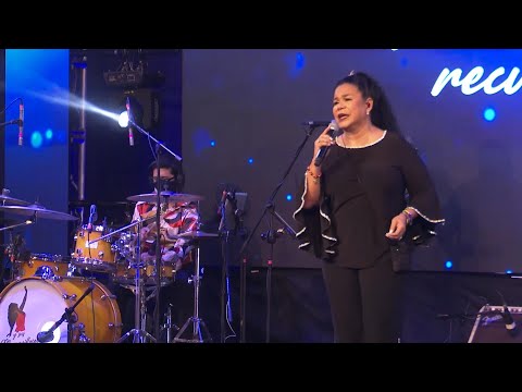 Eva Ayllón - Murió la flor / Y volveré