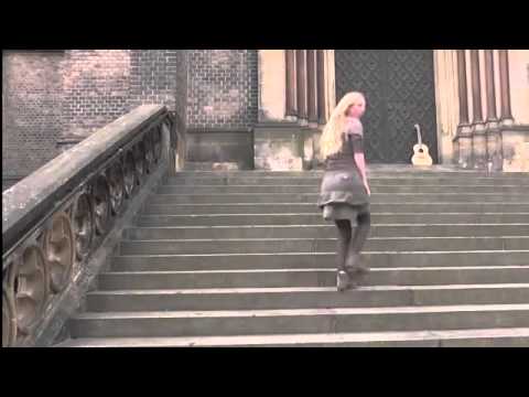 debutové album "Ze všech stran já"