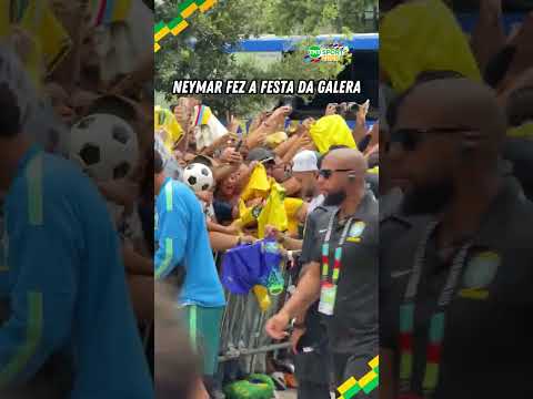 NEYMAR CHEGOU DANDO PRESENTE PARA A TORCIDA! #shorts
