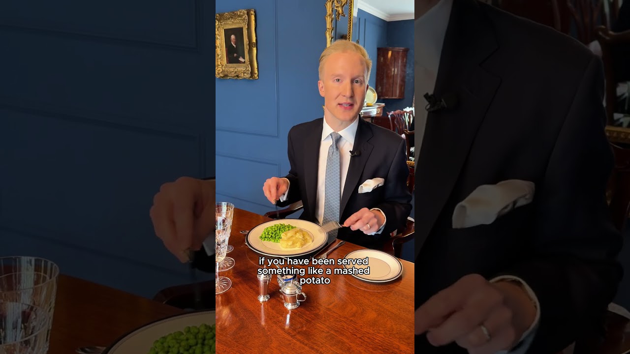 This is a slightly more efficient method of eating peas than the spearing method! #dining #etiquette