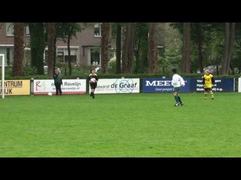 Woudrichem F1 - Veerse Boys F1 2e wedstrijd