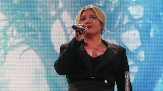 Kelly Clarkson - It&#39;s Quiet Uptown - Tulsa OK 2/8/19