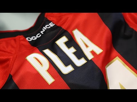 Alassane Plea, balle au pied