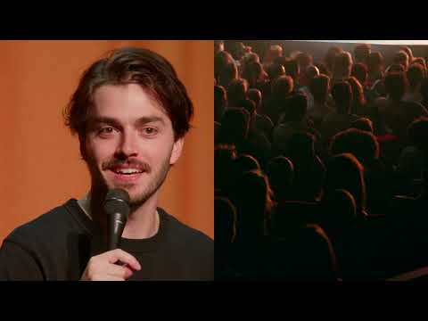 Panayotis Pascot présente son nouveau one man show. 