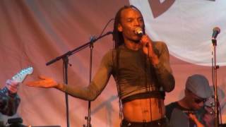 The Beat - Mirror in the Bathroom/Bed's Too Big (live @ Freedom Sounds 2017)