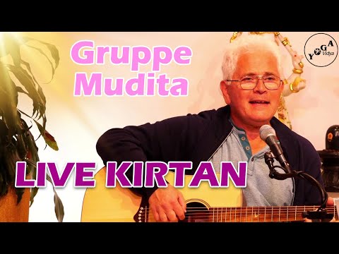 Om Sarva Mangala Mangalye - Gruppe Mudita - Yoga Vidya Ashram