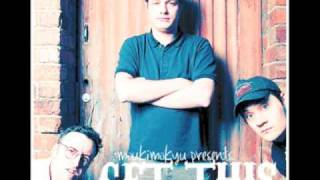 Nik Kershaw on a flatbed truck