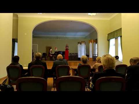 Alexandra Koroleva. Russian folk song ("Перевоз Дуня держала")